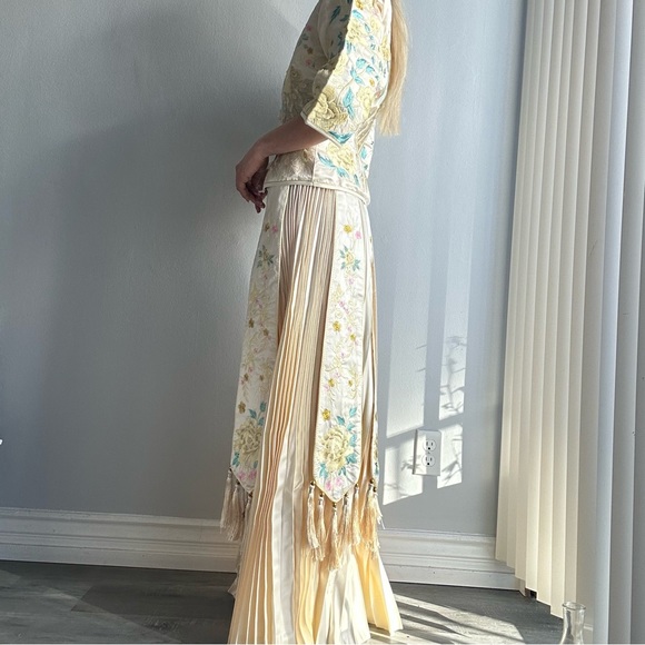 Vintage Oriental Satin Silk Embroidered Jacket +Pleated Skirt Set Gold & Pastel - Picture 11 of 11